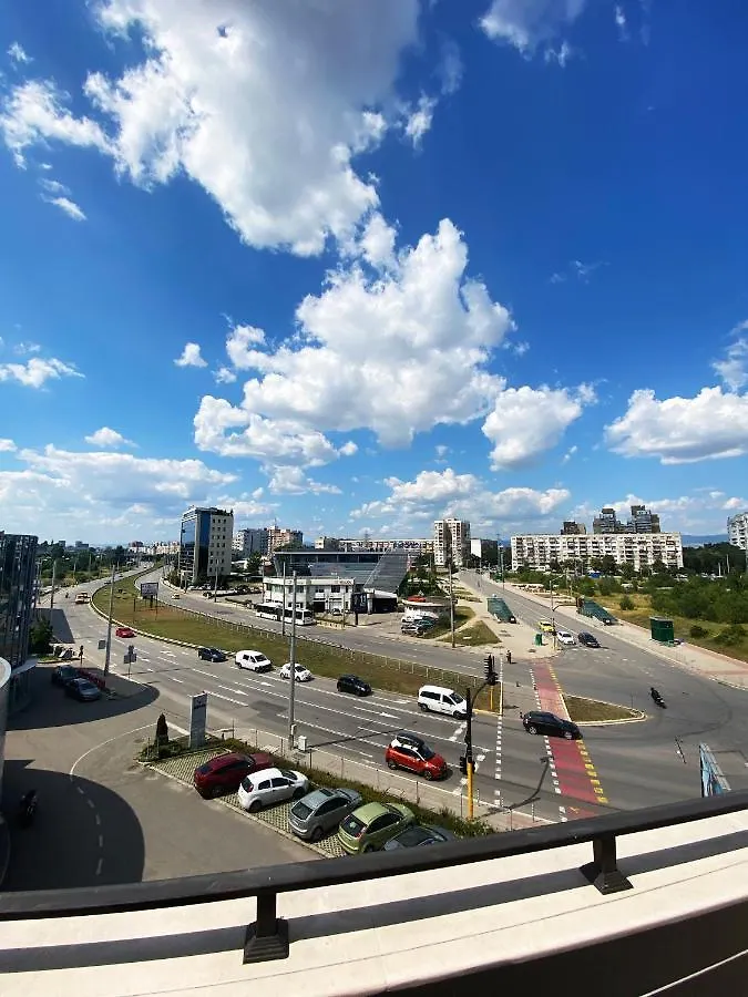 Апартамент На Няколко Минути От Летището Sofia Apartment